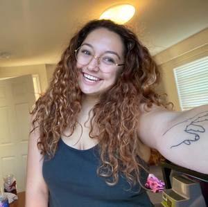 Meet your Posher, Maya